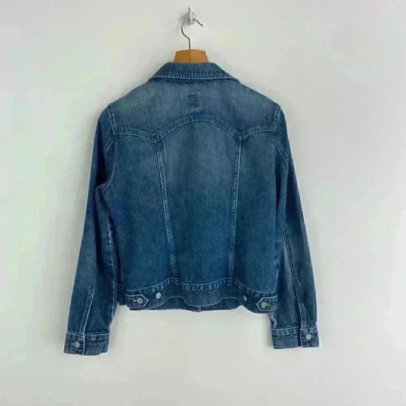 GAP 100% Cotton Denim Jeans Jacket. Fall  season start. Ptp 20” lenght 2… - Picture 5 of 6